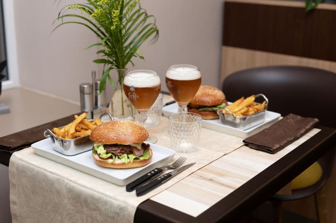 Logis-Hotel & Restaurant Le Carnot Bolbec Bagian luar foto