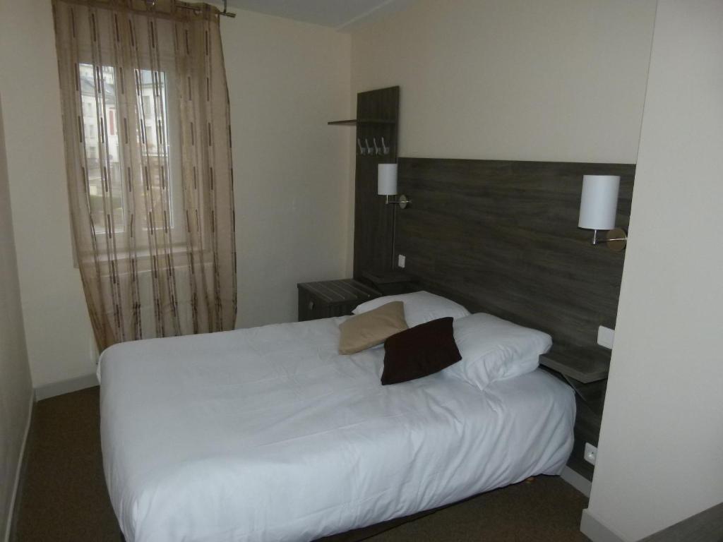Logis-Hotel & Restaurant Le Carnot Bolbec Ruang foto