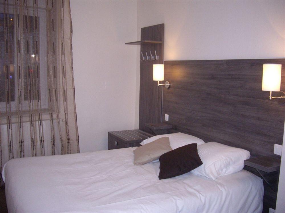 Logis-Hotel & Restaurant Le Carnot Bolbec Bagian luar foto