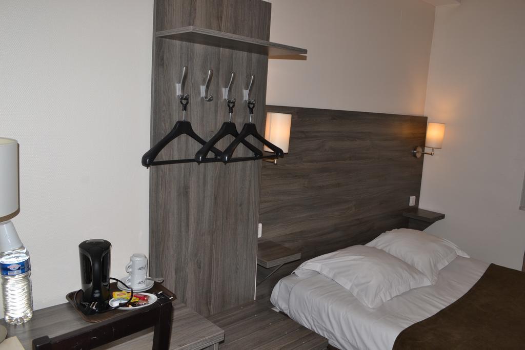 Logis-Hotel & Restaurant Le Carnot Bolbec Bagian luar foto