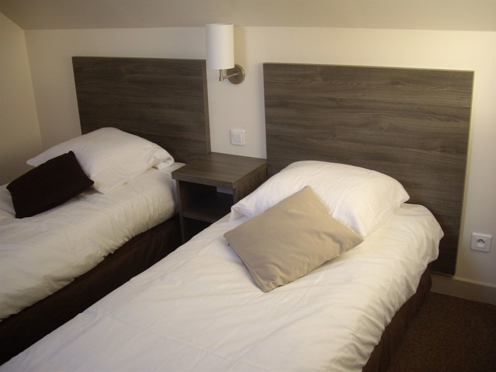 Logis-Hotel & Restaurant Le Carnot Bolbec Bagian luar foto